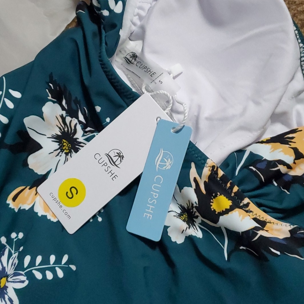 NWT Cupshe one-piece swimsuit - Picture 5 of 8